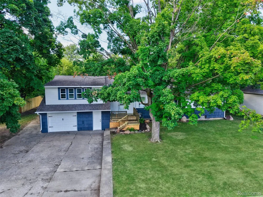 2357 Southampton Avenue Grand Blanc Charter Township, MI 48507