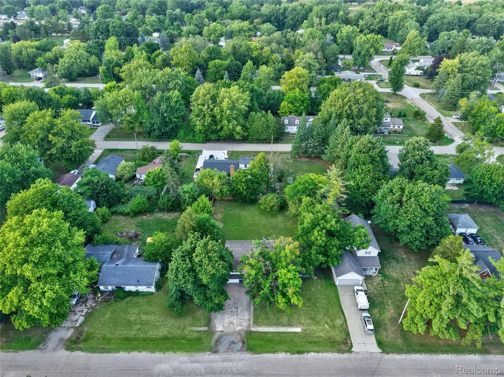 2357 Southampton Avenue Grand Blanc Charter Township, MI 48507