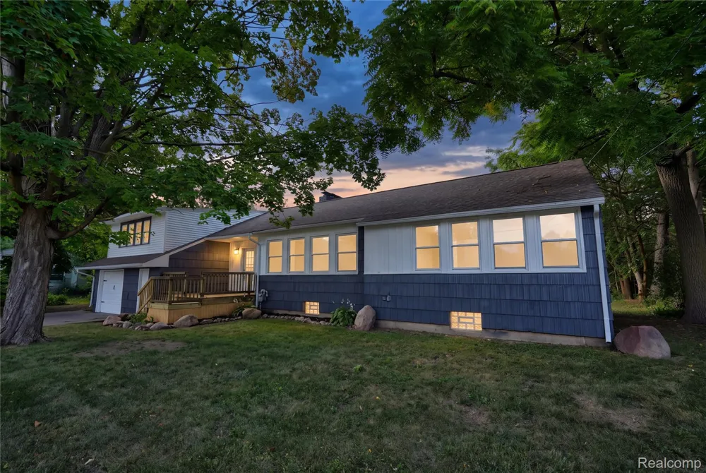 2357 Southampton Avenue Grand Blanc Charter Township, MI 48507