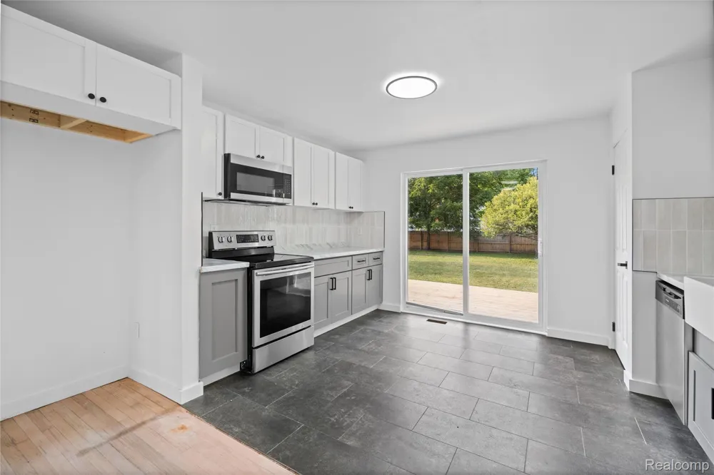 2357 Southampton Avenue Grand Blanc Charter Township, MI 48507