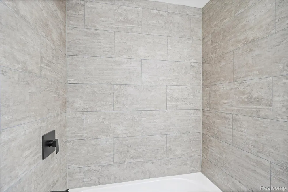 2357 Southampton Avenue Grand Blanc Charter Township, MI 48507