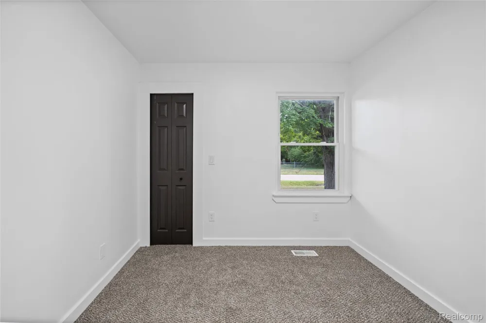 2357 Southampton Avenue Grand Blanc Charter Township, MI 48507