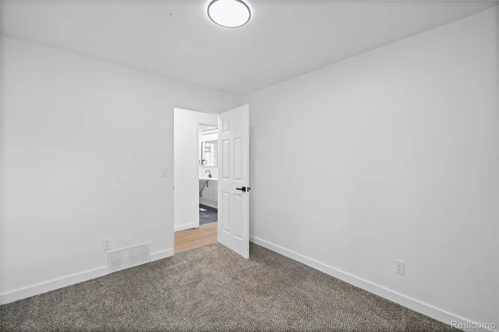 2357 Southampton Avenue Grand Blanc Charter Township, MI 48507