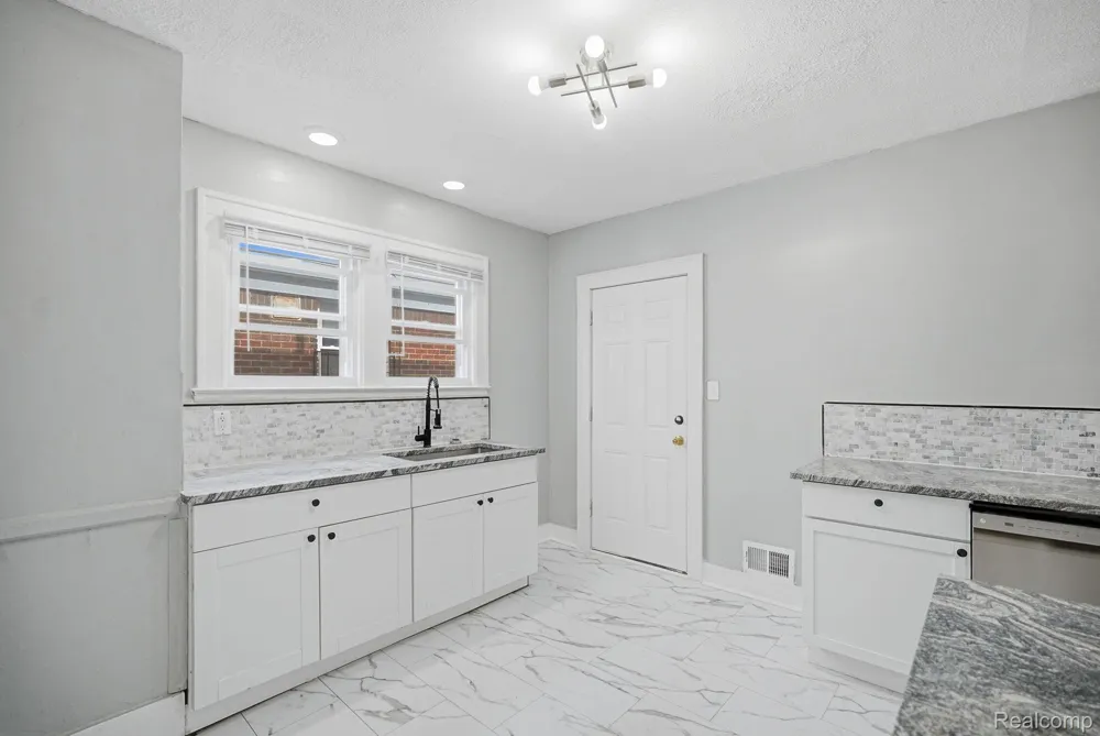 4031 Pasadena Street Detroit City, MI 48238
