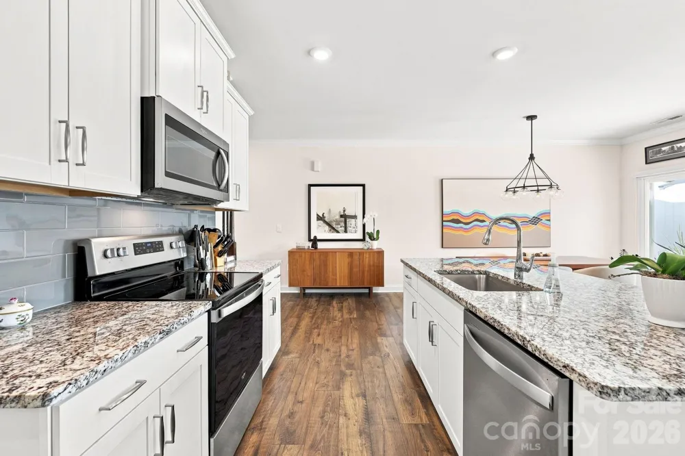 198 Creekview Road Hendersonville, NC 28792