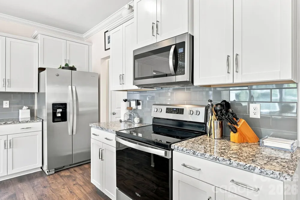 198 Creekview Road Hendersonville, NC 28792