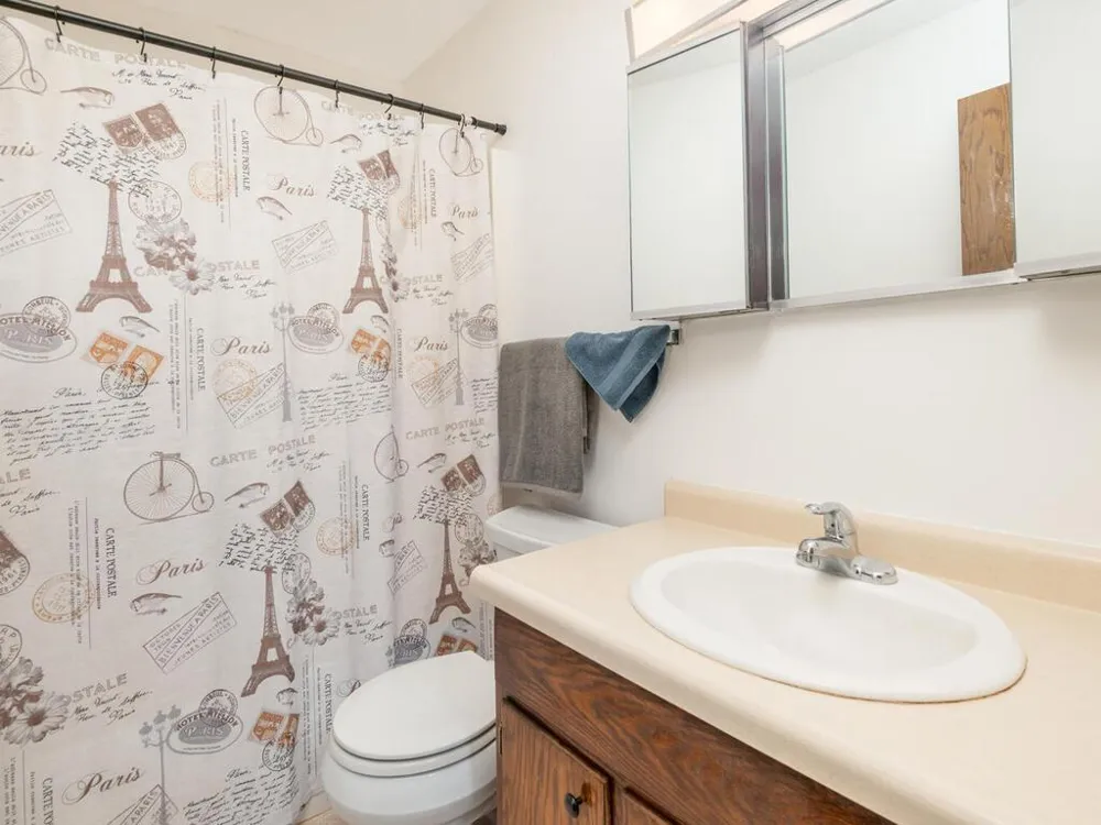 4101 Parklawn Avenue #130 Edina, MN 55435