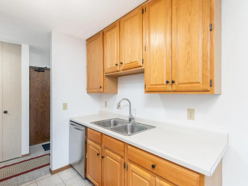 4101 Parklawn Avenue #130 Edina, MN 55435