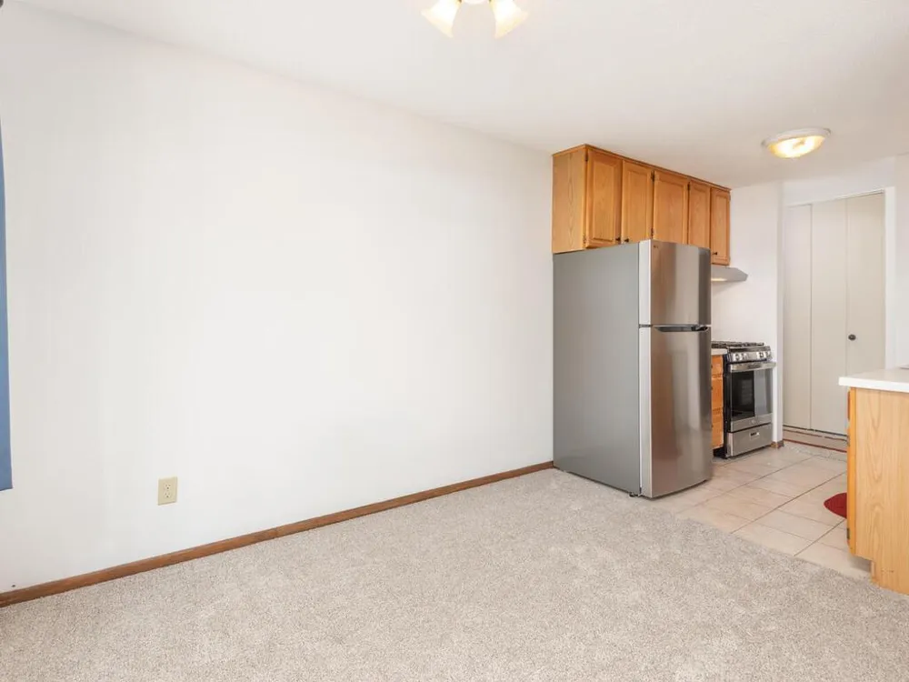 4101 Parklawn Avenue #130 Edina, MN 55435