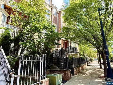 200 Dey Street 213