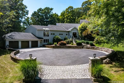 19 Twin Bridges Road