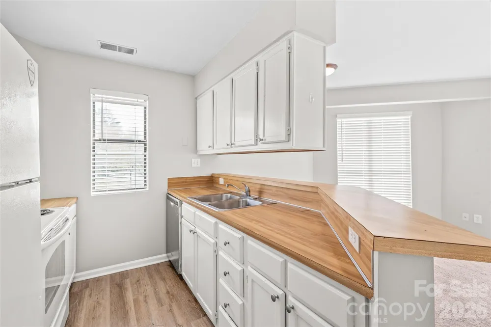 8155 Cedar Glen Drive Charlotte, NC 28212