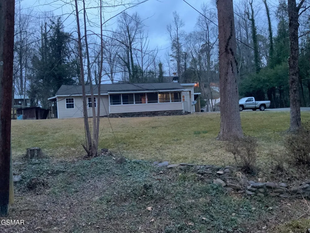 517 Laurel Avenue Gatlinburg, TN 37738