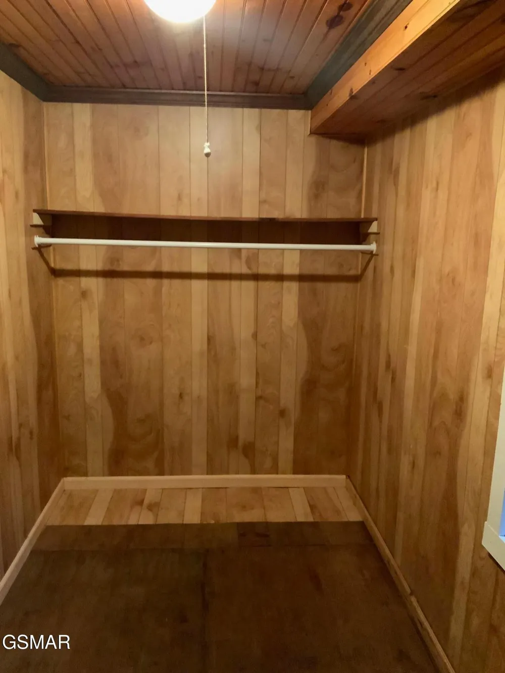 517 Laurel Avenue Gatlinburg, TN 37738