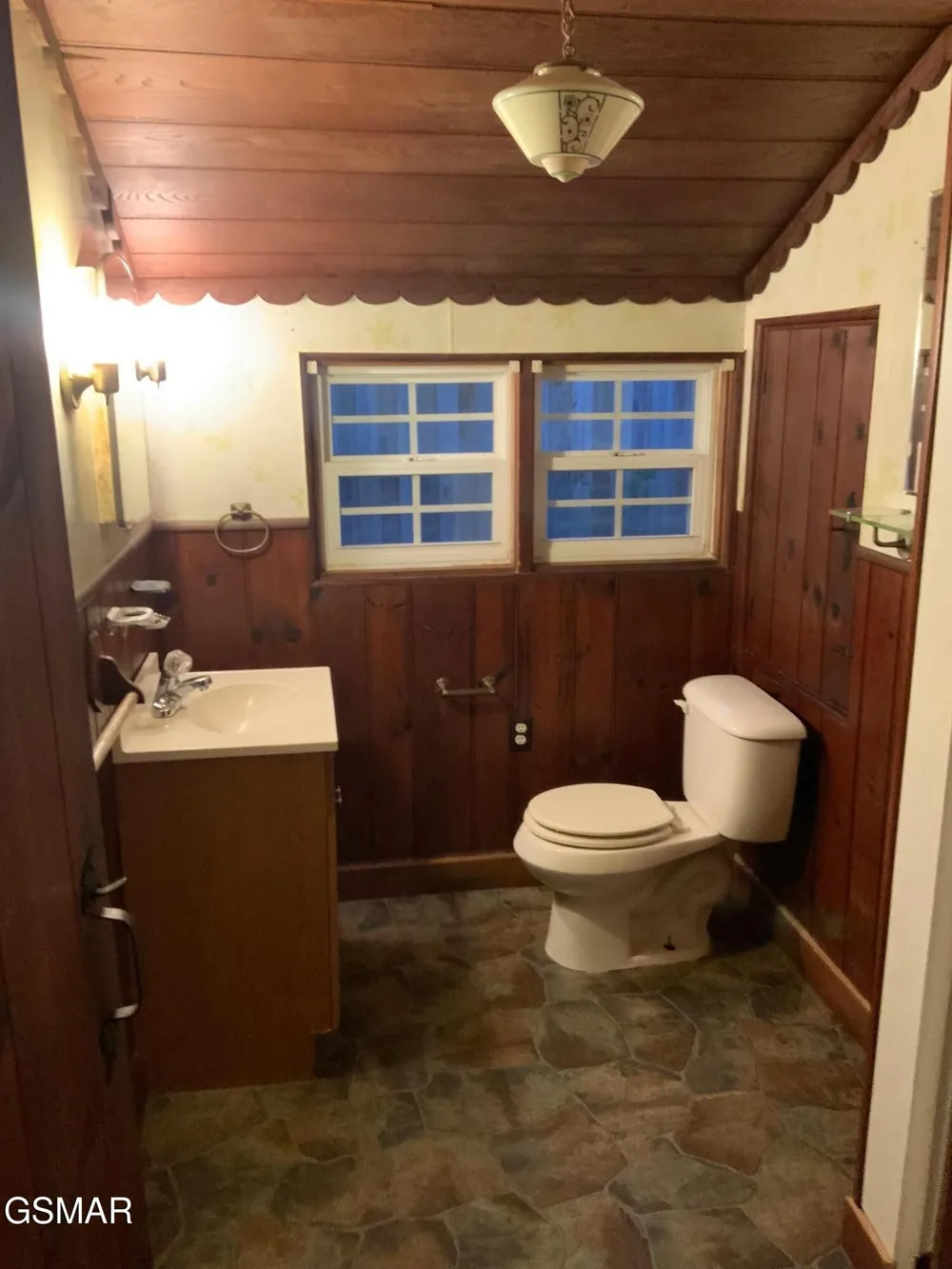 517 Laurel Avenue Gatlinburg, TN 37738