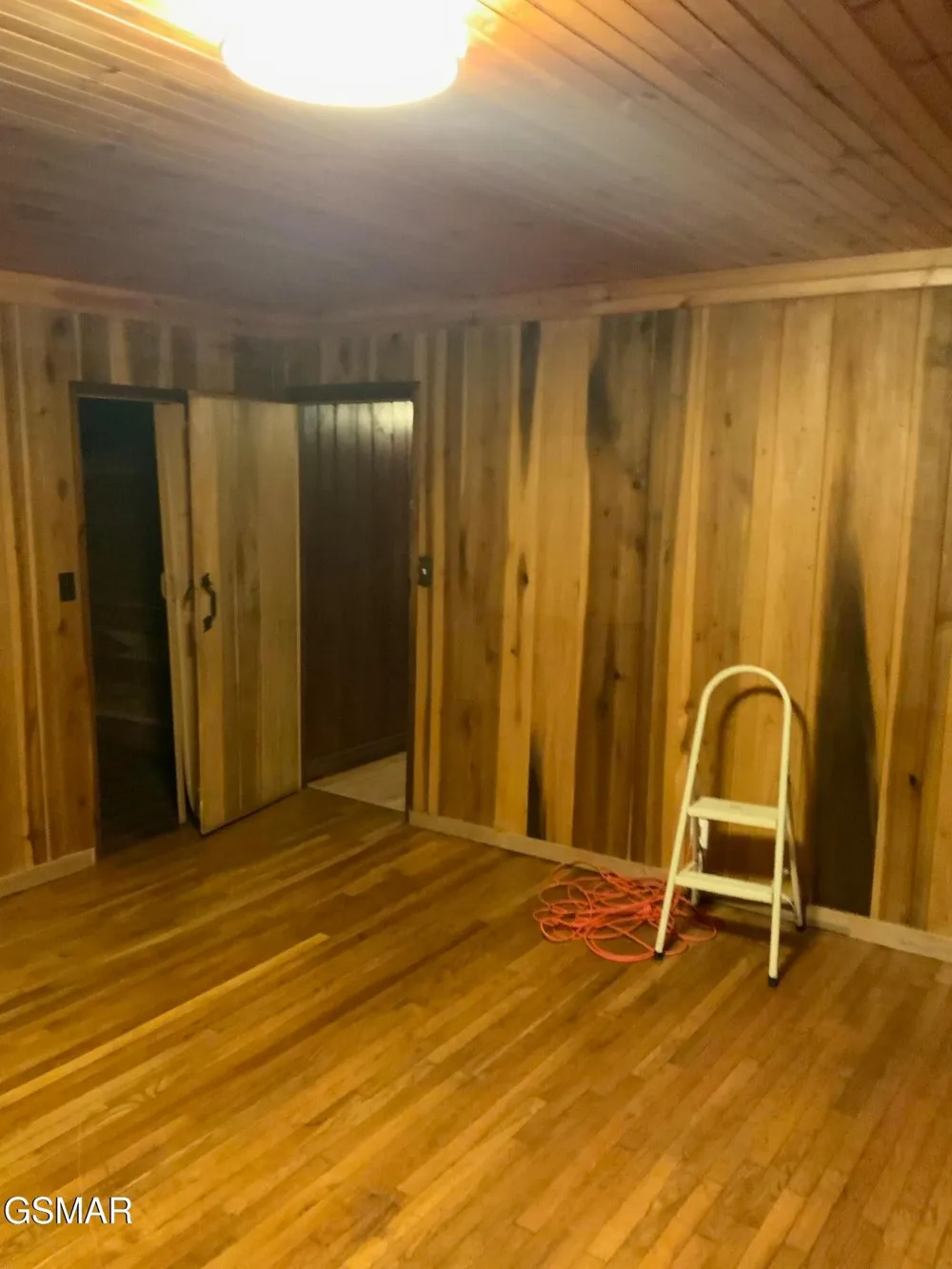 517 Laurel Avenue Gatlinburg, TN 37738