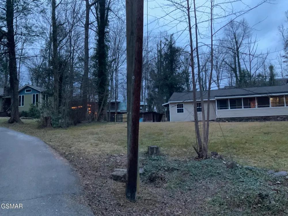 517 Laurel Avenue Gatlinburg, TN 37738