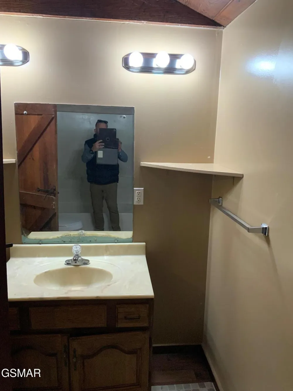 517 Laurel Avenue Gatlinburg, TN 37738