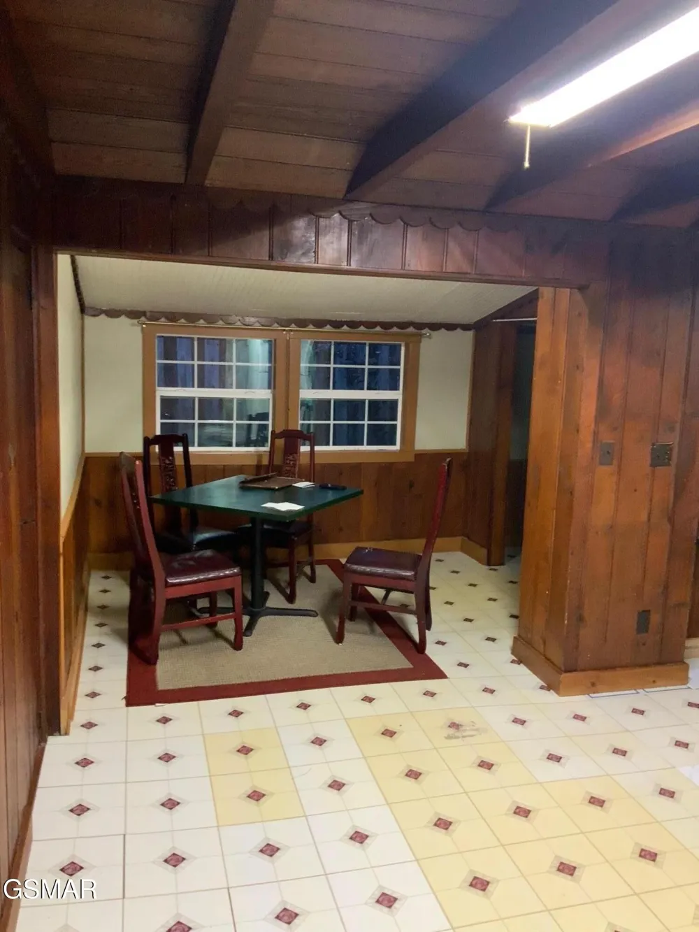 517 Laurel Avenue Gatlinburg, TN 37738