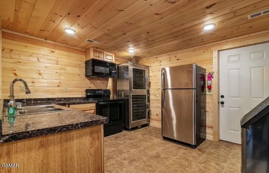 1163 Pine Mountain Road Sevierville, TN 37862