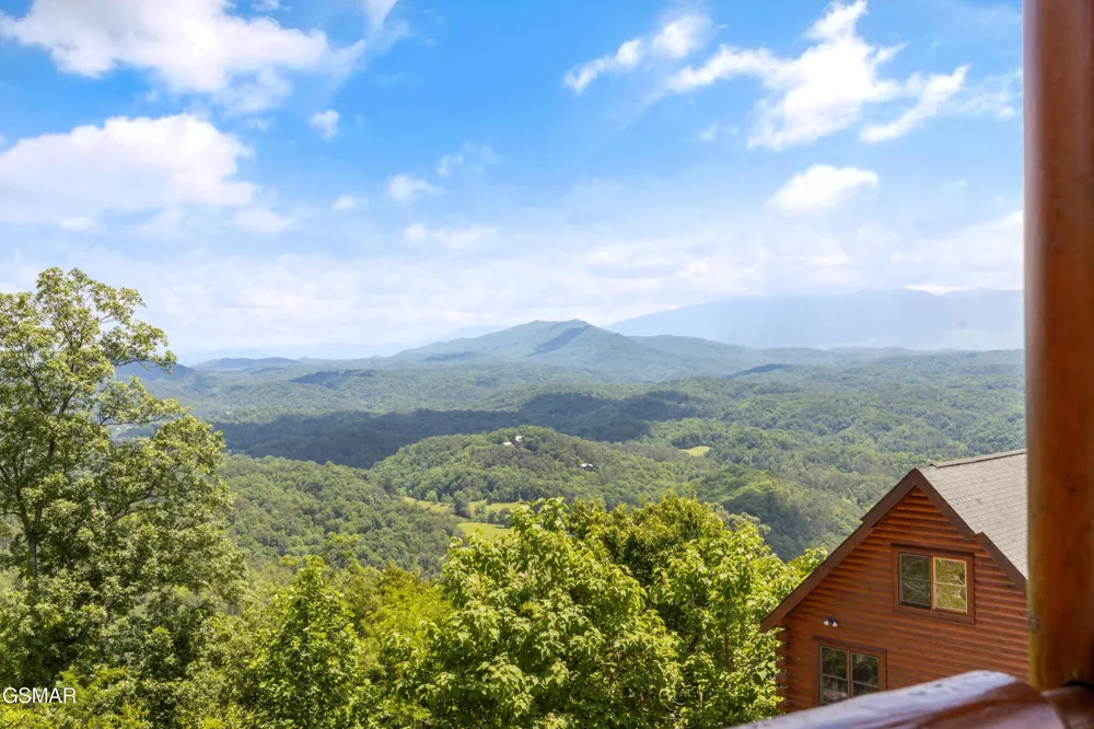 2326 Top Of The World Drive Sevierville, TN 37876