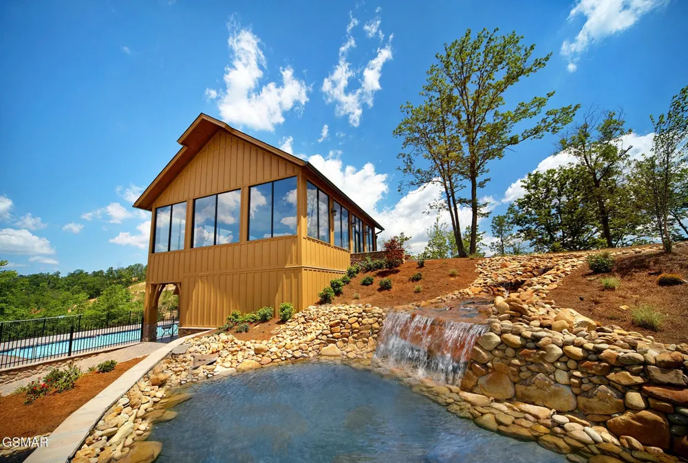 2326 Top Of The World Drive Sevierville, TN 37876