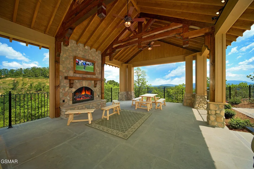 2326 Top Of The World Drive Sevierville, TN 37876