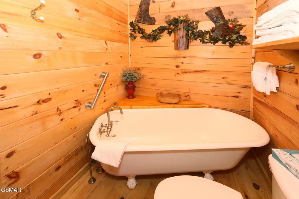 3030 Brothers Way Sevierville, TN 37876