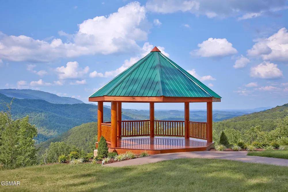 3030 Brothers Way Sevierville, TN 37876