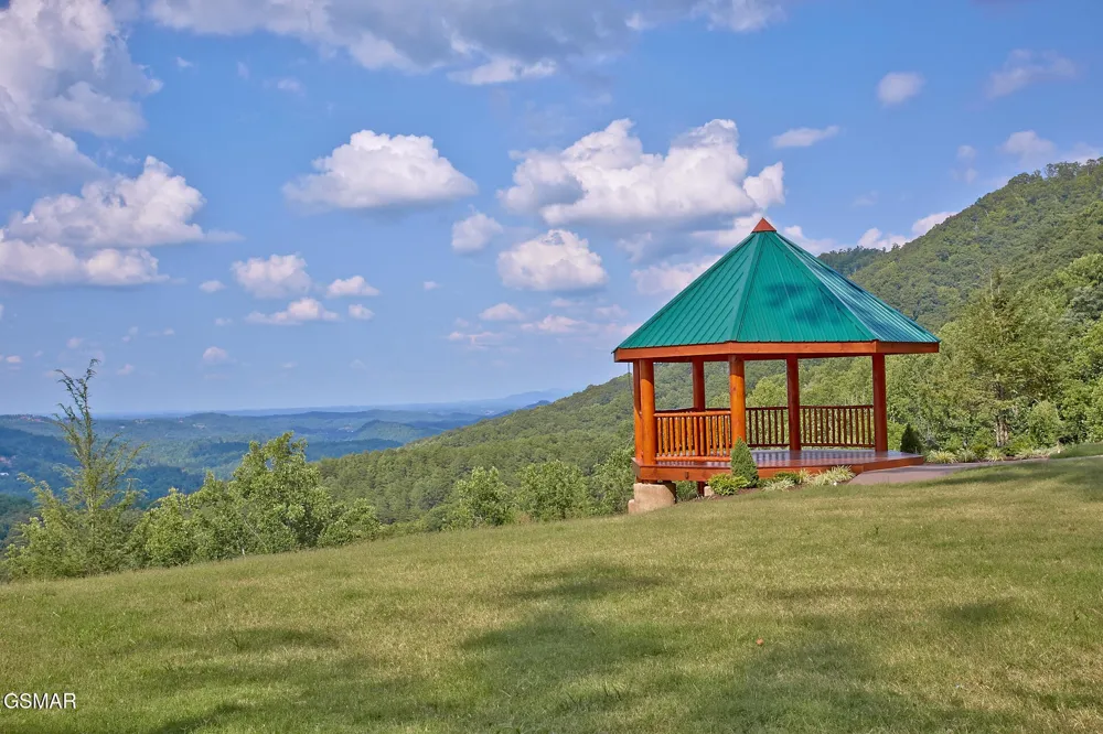 3030 Brothers Way Sevierville, TN 37876