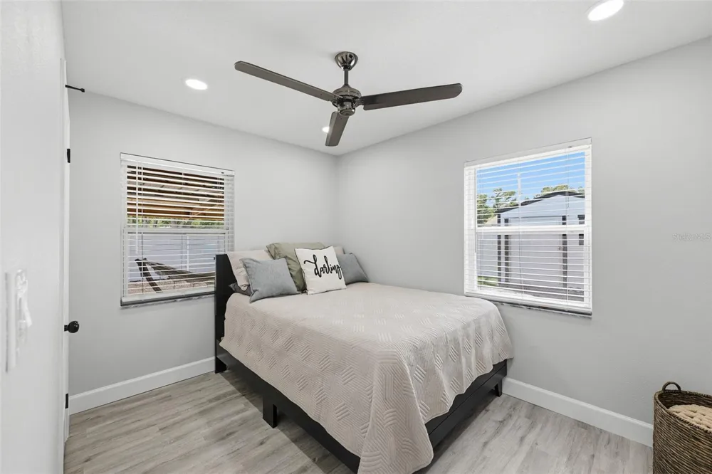 8015 TUDOR PLACE Tampa, FL 33610