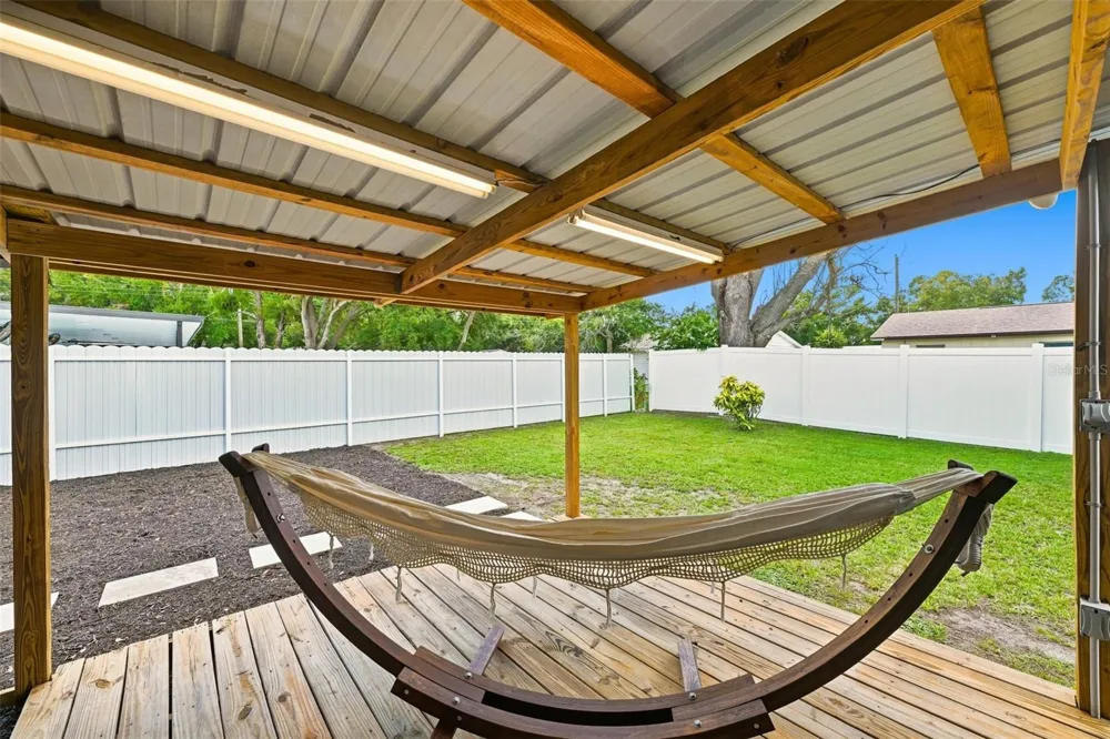 8015 TUDOR PLACE Tampa, FL 33610
