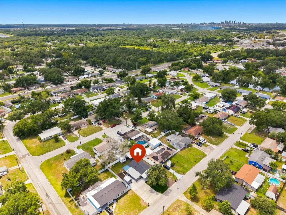 8015 TUDOR PLACE Tampa, FL 33610