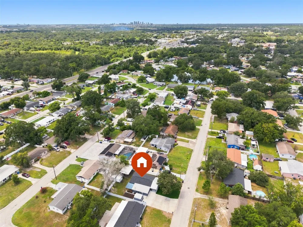 8015 TUDOR PLACE Tampa, FL 33610