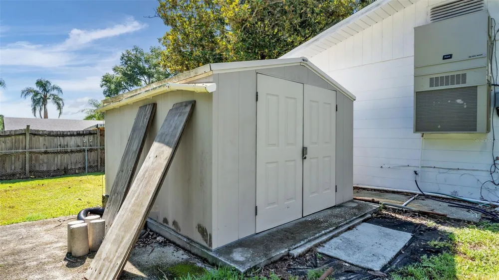 1722 DOOLEY LANE Lakeland, FL 33813
