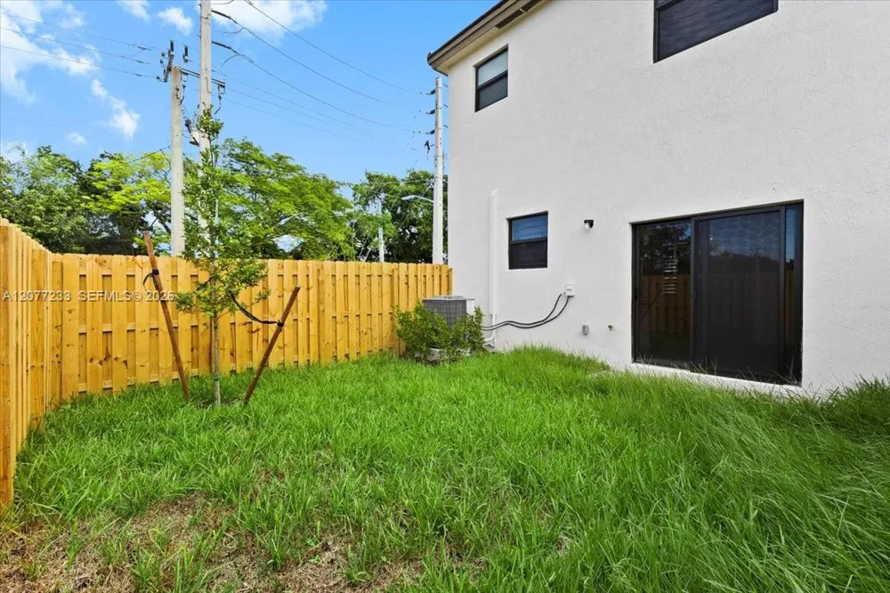 23210 SW 133rd Ct Miami, FL 33032