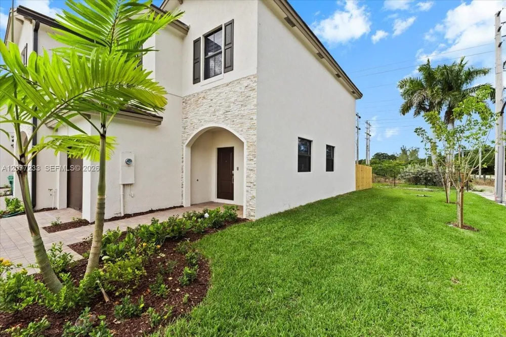 23210 SW 133rd Ct Miami, FL 33032