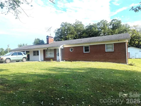605 Lincoln Lane