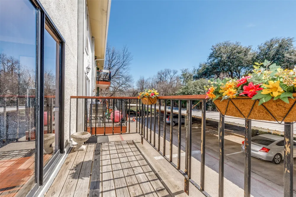 6610 Eastridge Drive #114 Dallas, TX 75231