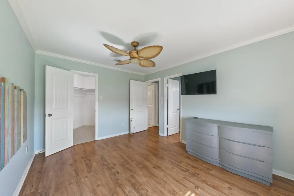 7312 Seawall Boulevard #208 Galveston, TX 77551