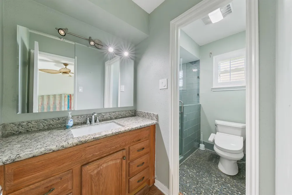 7312 Seawall Boulevard #208 Galveston, TX 77551