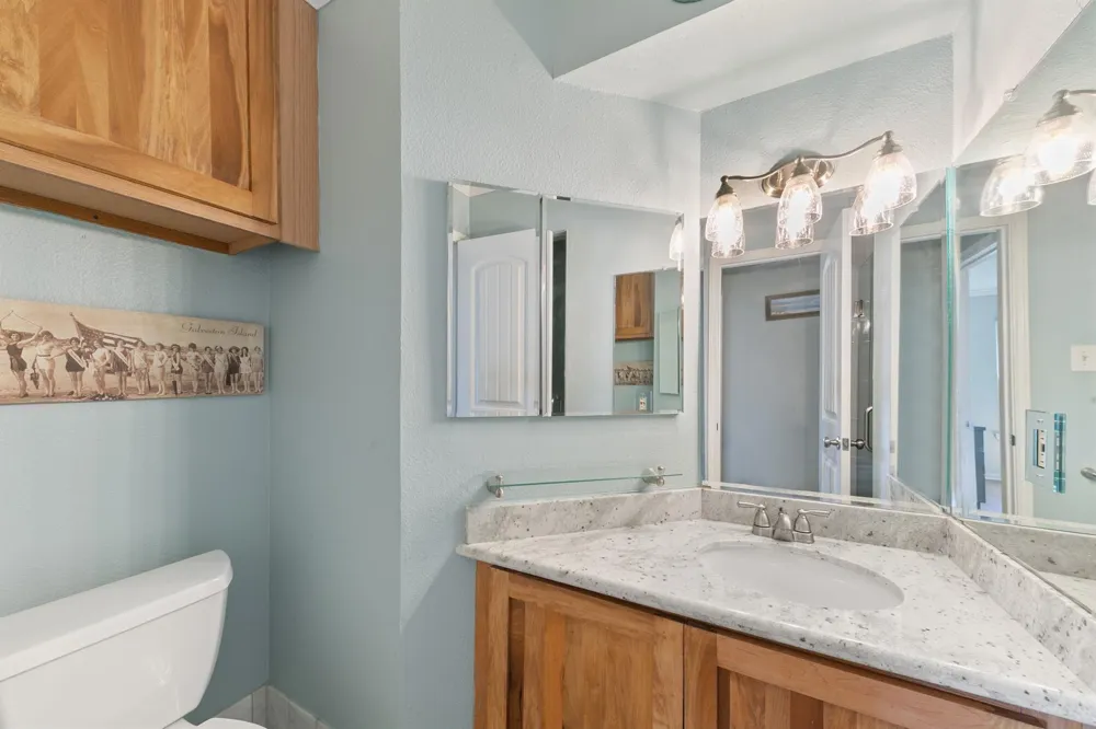 7312 Seawall Boulevard #208 Galveston, TX 77551