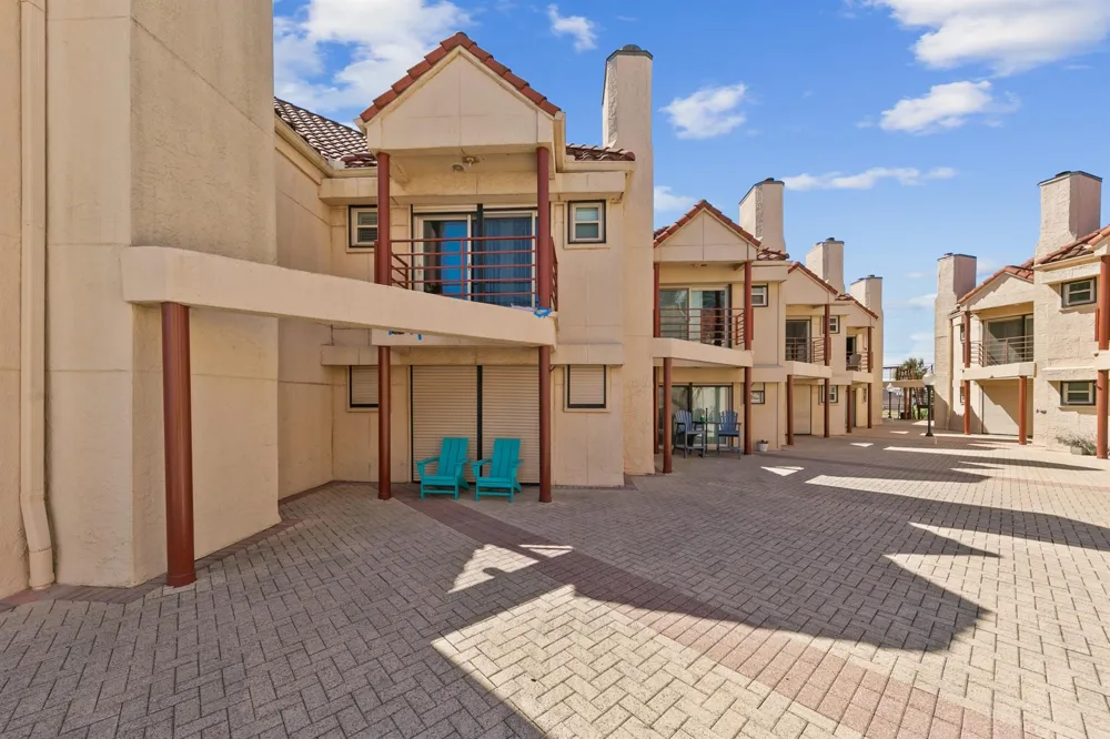 7312 Seawall Boulevard #208 Galveston, TX 77551
