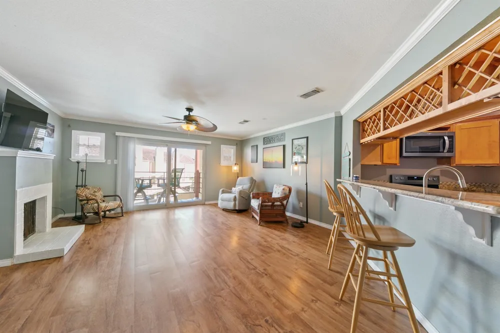 7312 Seawall Boulevard #208 Galveston, TX 77551