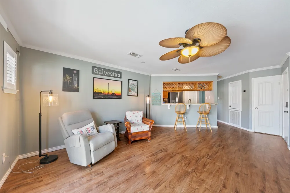7312 Seawall Boulevard #208 Galveston, TX 77551