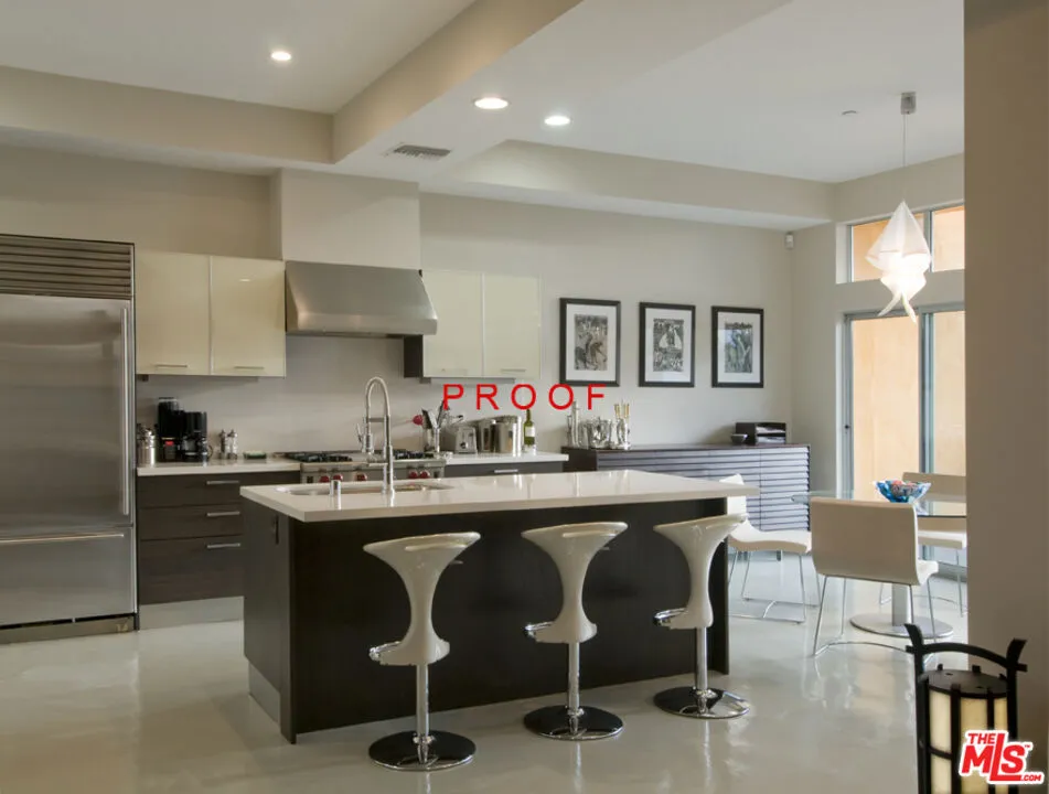 2216 Main Street #204 Santa Monica, CA 90405