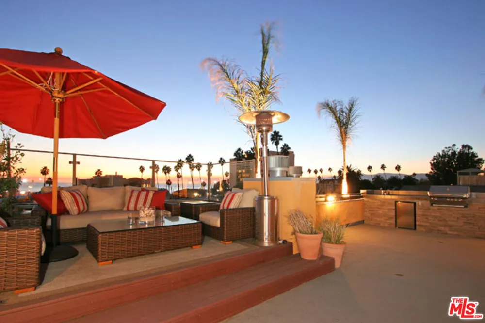 2216 Main Street #204 Santa Monica, CA 90405