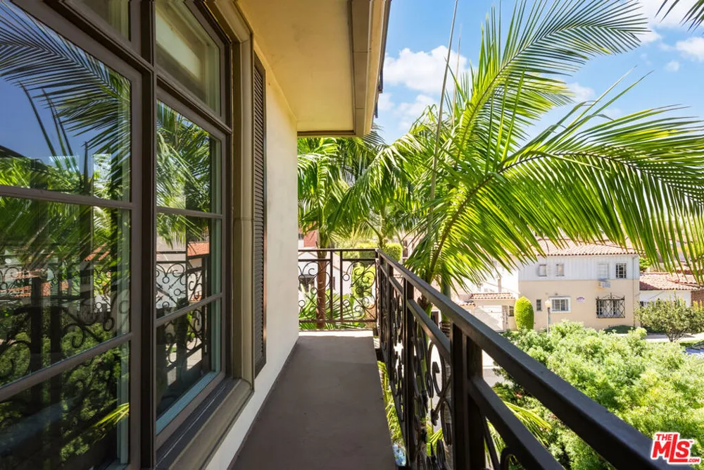 10795 Wilshire Boulevard #304 Los Angeles, CA 90024