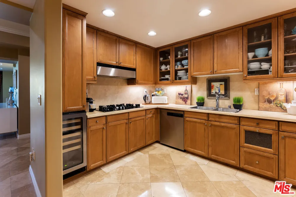 10795 Wilshire Boulevard #304 Los Angeles, CA 90024
