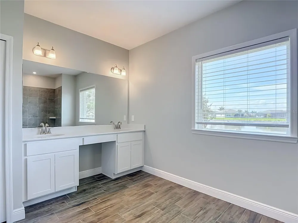 8792 CASCADE PRICE CIRCLE North Fort Myers, FL 33917